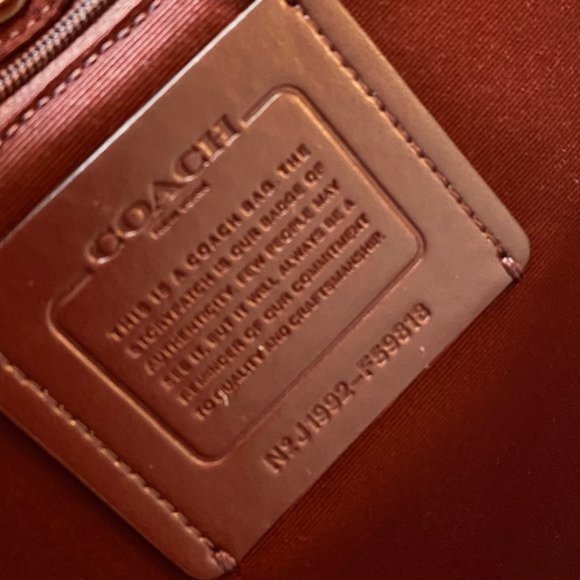 COACH Large Derby Lather Tote in Saddle Leather - Picture 6 of 7